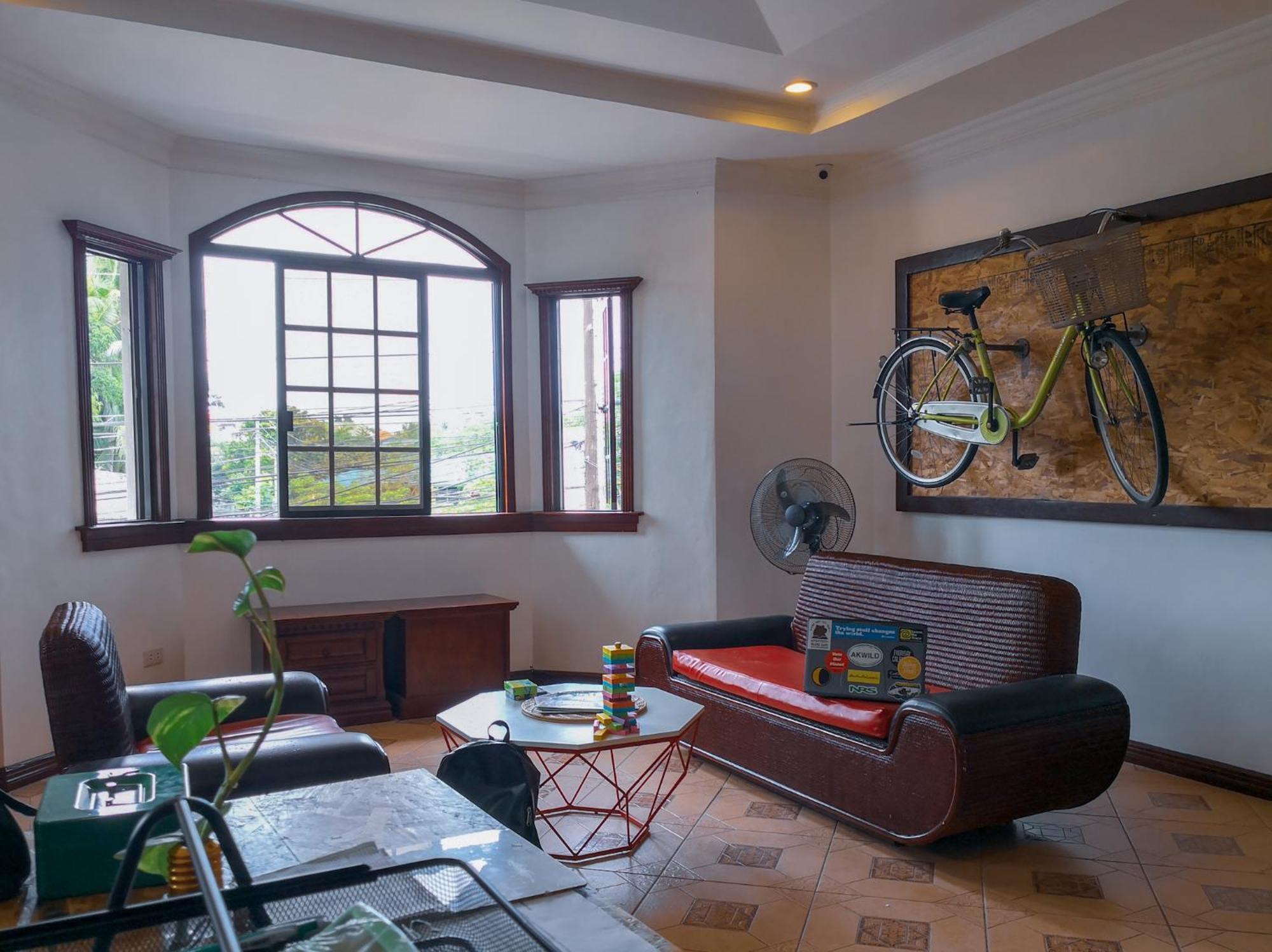 Spinning Cat Hostel (Adults Only) تاغبيلاران سيتي المظهر الخارجي الصورة