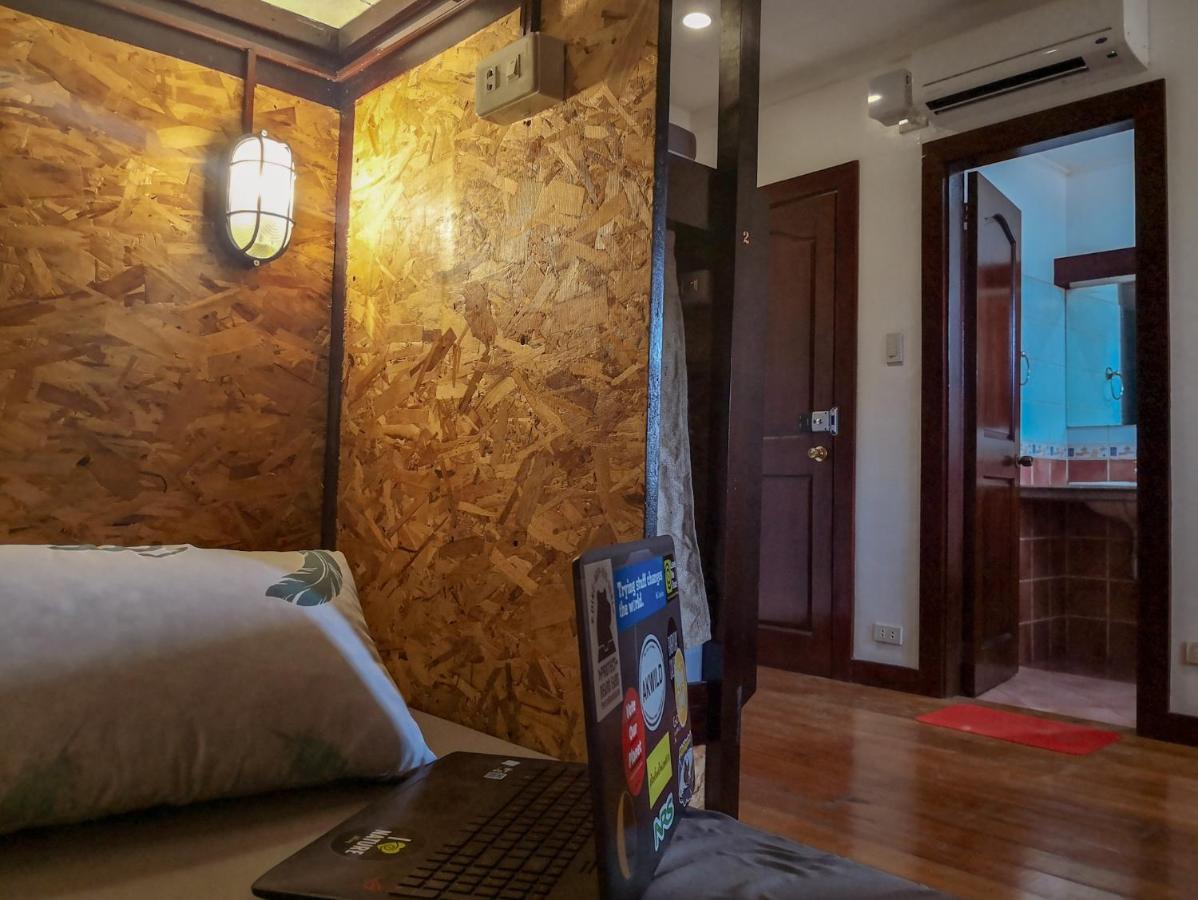 Spinning Cat Hostel (Adults Only) تاغبيلاران سيتي المظهر الخارجي الصورة