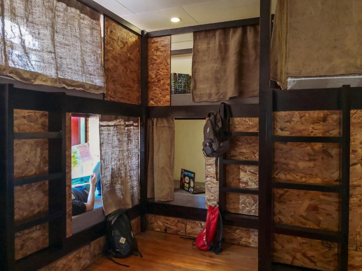 Spinning Cat Hostel (Adults Only) تاغبيلاران سيتي المظهر الخارجي الصورة