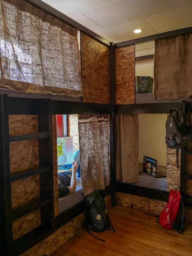 Spinning Cat Hostel (Adults Only) تاغبيلاران سيتي المظهر الخارجي الصورة