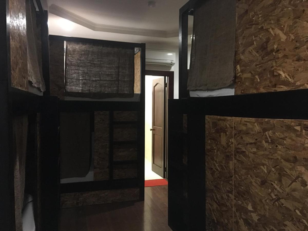 Spinning Cat Hostel (Adults Only) تاغبيلاران سيتي المظهر الخارجي الصورة