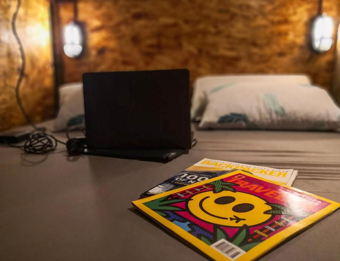 Spinning Cat Hostel (Adults Only) تاغبيلاران سيتي المظهر الخارجي الصورة